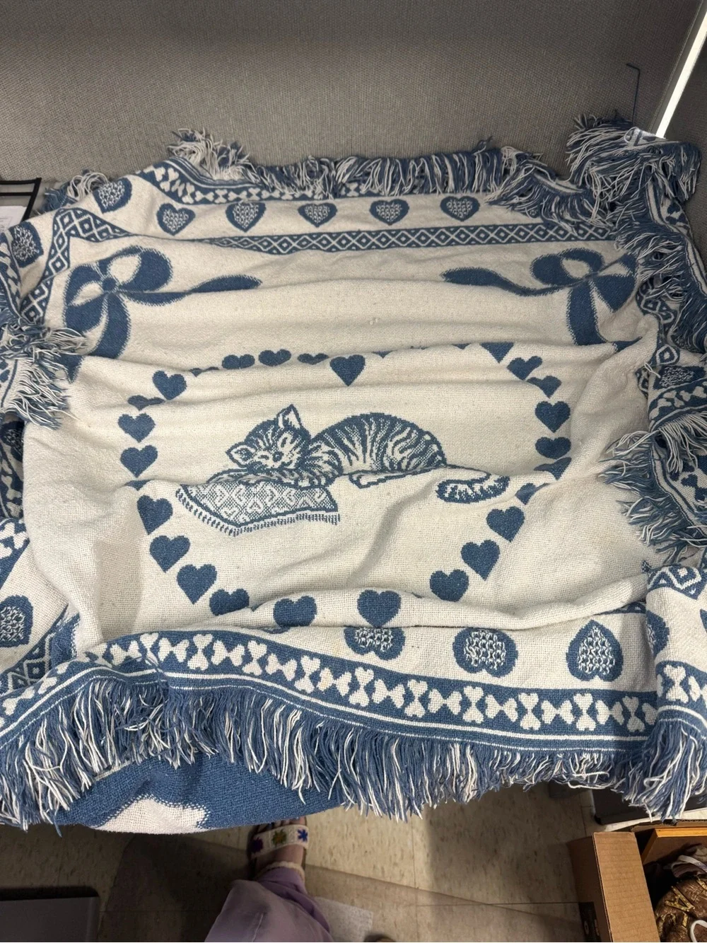 VTG Blue & Cream Sleeping Cat Tapestry Throw Blanket Hearts Bows Fringe